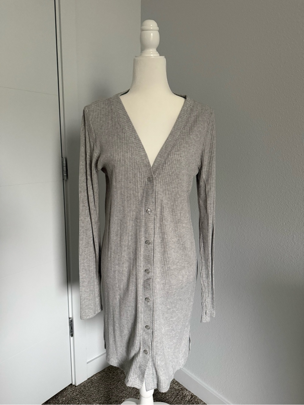 GAIAM Light Gray Ribbed Button-Front Cardigan